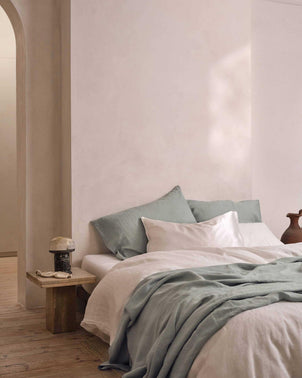 files/Duvet-White-03_925c444c-87c6-4b5c-b63e-191058e5d773.jpg