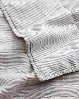 files/QuiltedBedcoverPinstripeCornerDetail.jpg