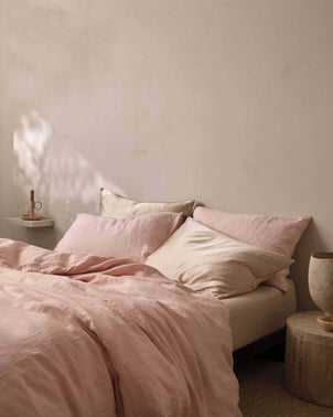 files/Silk-Pillowcase-Blush-02.jpg
