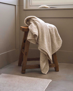 files/Speckle-Towel-02_980990ed-3698-4e22-a57c-a56c30168e06.jpg