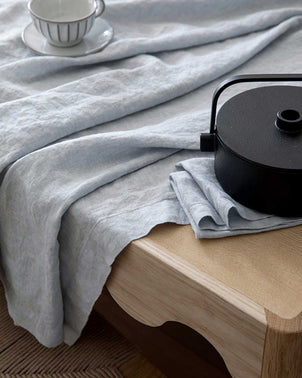 files/Tablecloth-Sky-03_e2616285-ced2-4be4-858c-8d85fd57b9bd.jpg