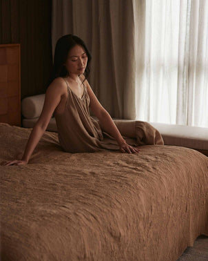 files/Willow-Quilted-Chestnut-02_f319d3cb-4f5a-46c2-9dbe-d1815fbe54ff.jpg